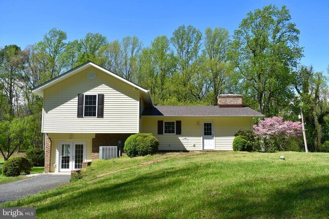 Building Photo - 4451 Angelica Dr