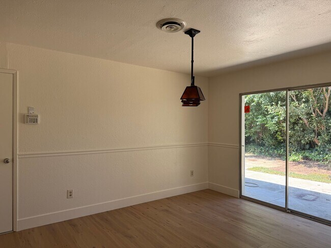 Foto del edificio - 8945 Plaza Park Dr