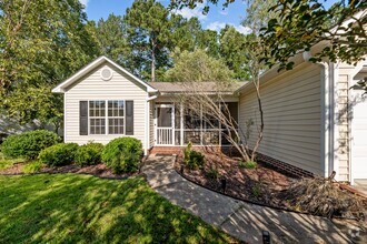 Building Photo - 104 Monterey Cir