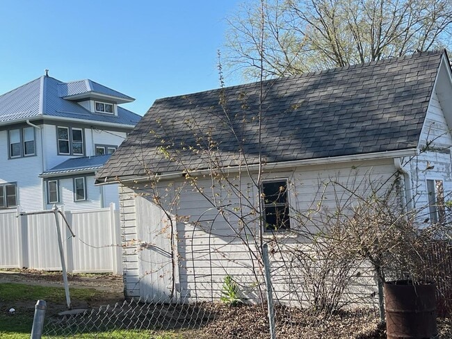 Foto del edificio - 413 Maple St