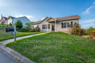 Building Photo - 9936 Falcon Crest Dr