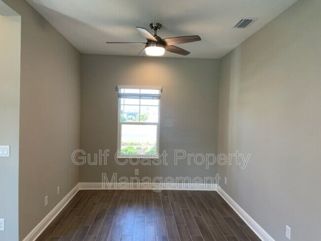 Building Photo - 2620 Star Apple Wy