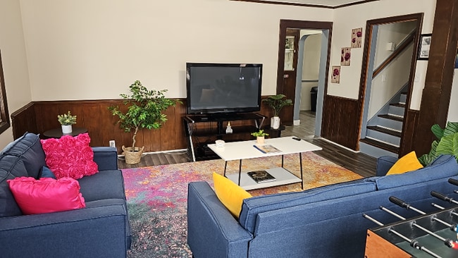 Foto del edificio - 232 Haskell St W