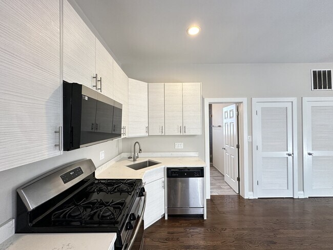 Foto del edificio - 2758 N Richmond St