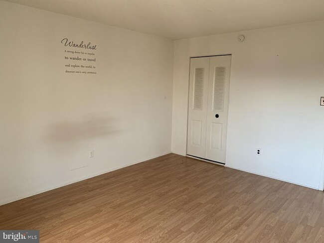 Building Photo - 5200 Hilltop Dr