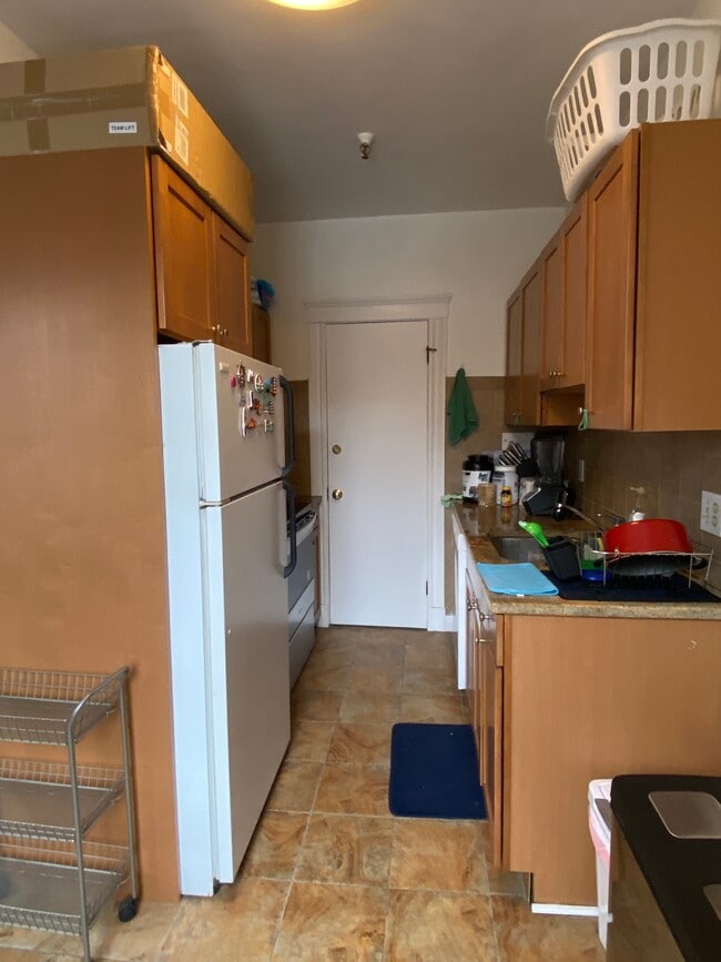 Building Photo - 6 Sutherland Rd