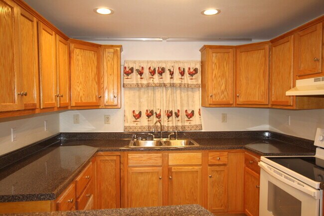 Foto del edificio - 2BR Home Near UWF, Davis Hwy & 9 Mile Rd –...