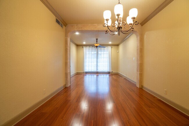 Foto del edificio - 7711 Broadway St