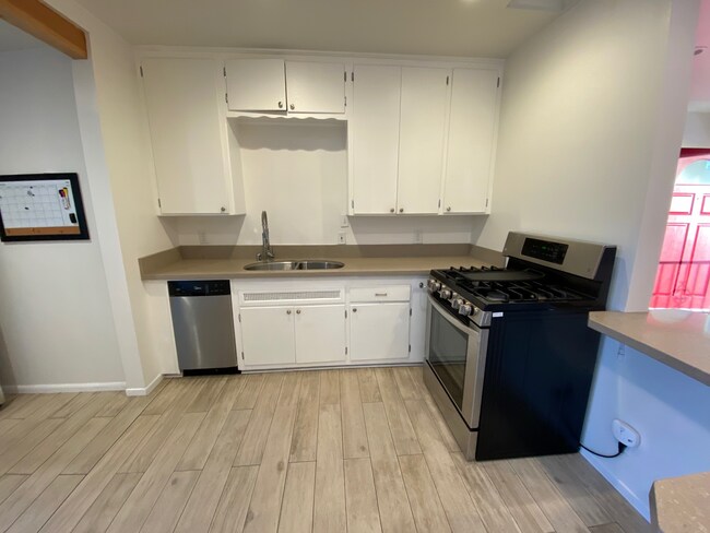 Cocina de uso interno - 2047 Kathy Way