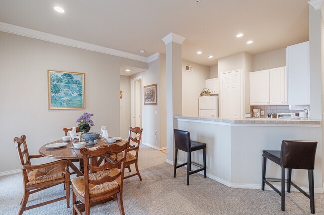 Foto del edificio - 2400 McCue Rd