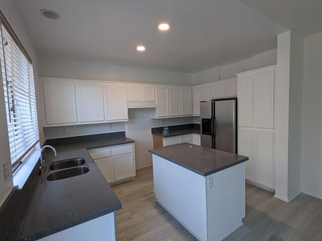 Building Photo - 8752 Grand Oaks Ct