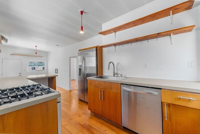 Foto del edificio - 2262 Duane St