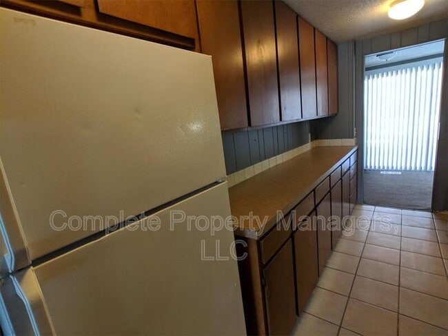 Building Photo - 334 W William St