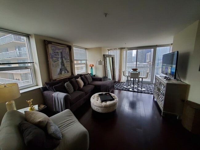 Foto del edificio - 545 N Dearborn St