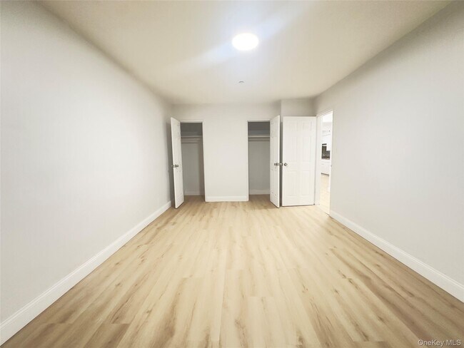 Foto del edificio - 31-42 71st St