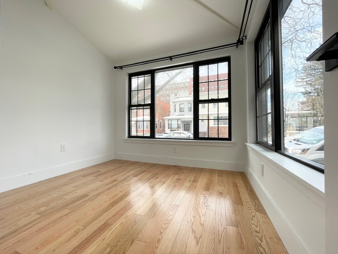 Foto principal - 563 E 28th St