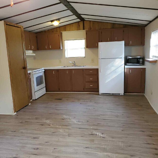 Building Photo - 97164 Italia Way