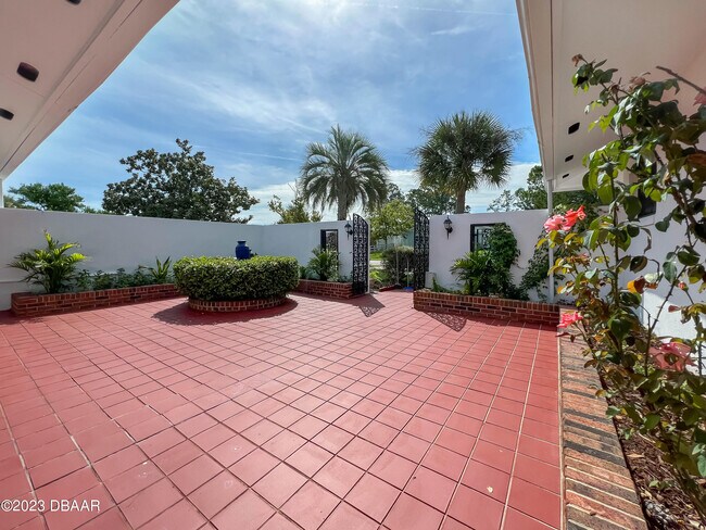 Foto del edificio - 33 Farragut Dr