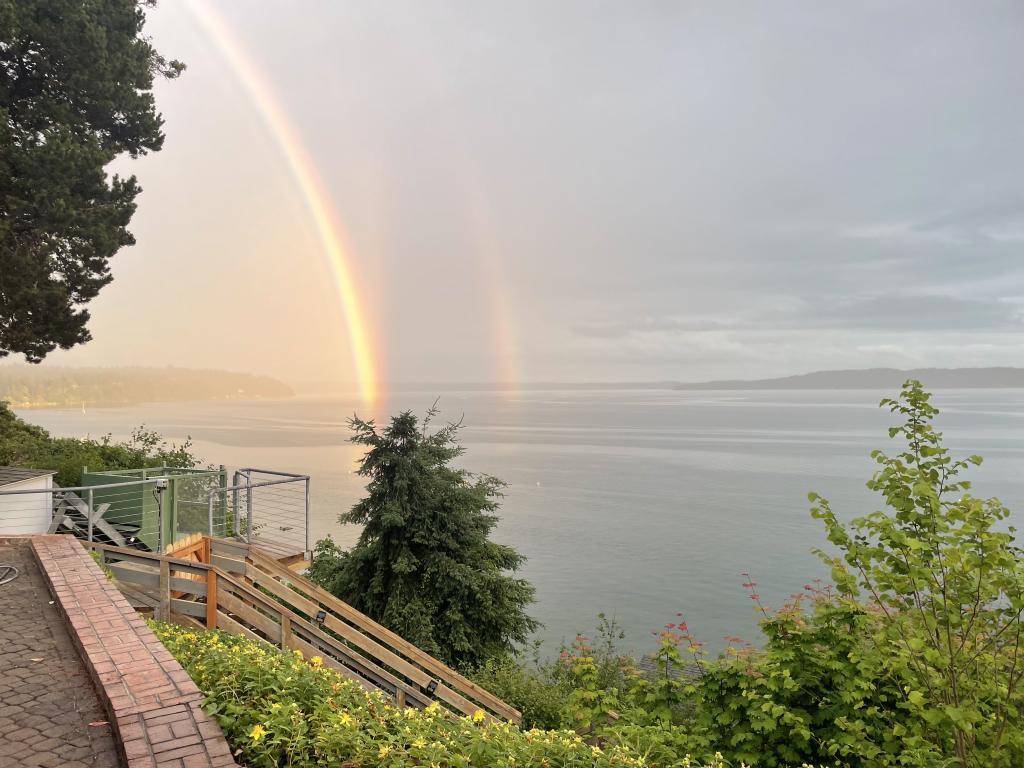 Three Tree Point Blufftop House 3 bedrooms House for Rent in Burien