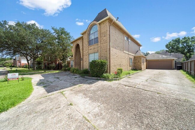Building Photo - 3415 Ashfield Dr