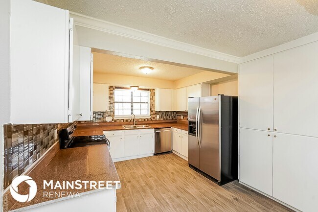 Foto del edificio - 2505 Trenton Dr