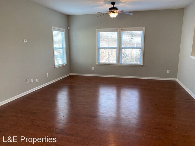 Building Photo - 4 br, 2.5 bath House - 2124 Lake Vista Dr.