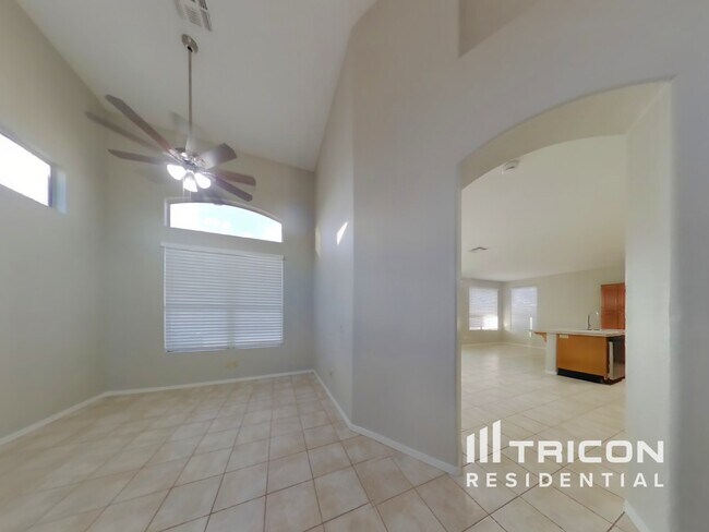 Foto del edificio - 3802 W Firehawk Dr