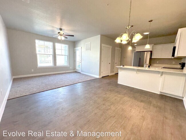 Building Photo - 3 br, 2 bath House - 1380 N 3665 W T204