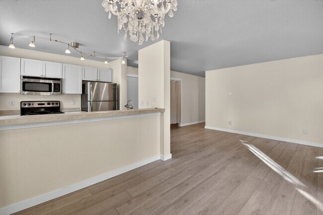 Building Photo - 2bd/1.75ba Redmond Condo