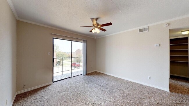 Foto del edificio - 904 University Oaks Blvd