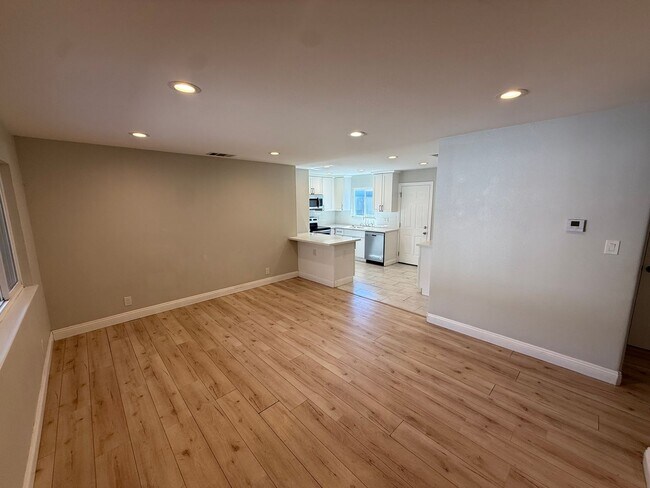 Foto del edificio - 1631 Frisbie Ct