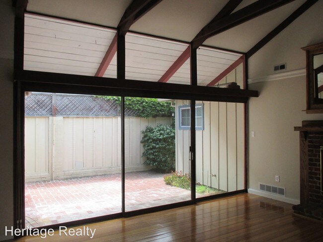 Foto del edificio - 3 br, 2 bath House - 747 Costa Rica Avenue