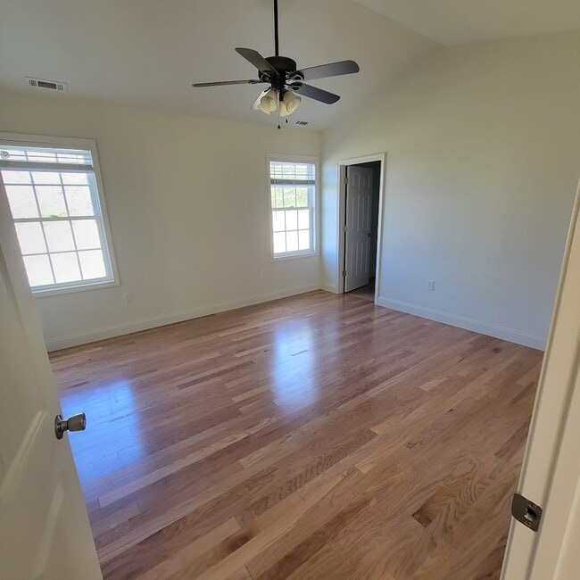 Building Photo - 202 Cathey Rd