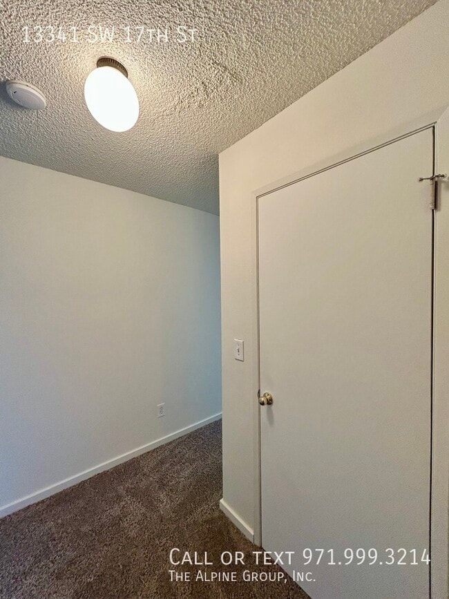 Foto del edificio - 13341 SW 17th St