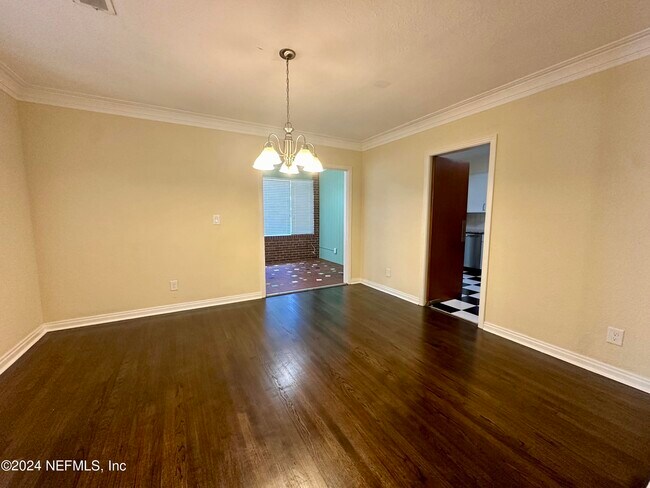 Foto del edificio - 2122 Gilmore St