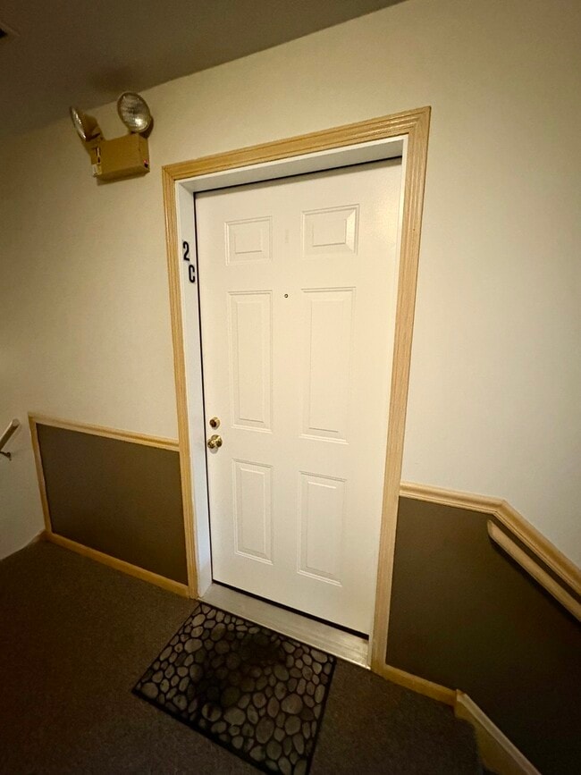 Building Photo - 319 Deer Glen Way