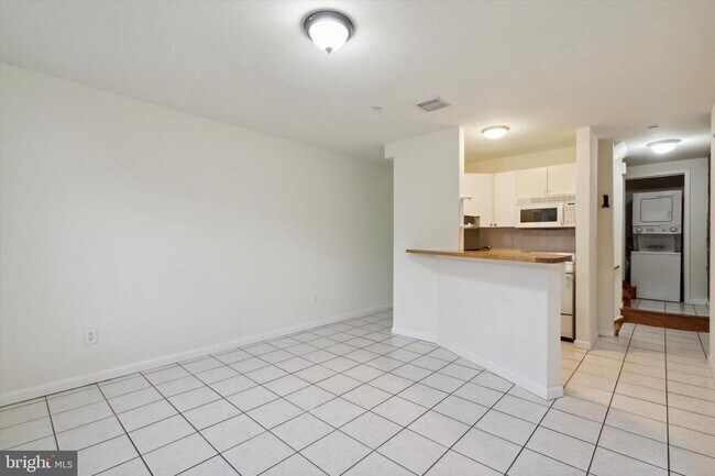 Building Photo - 1538 Fontain St