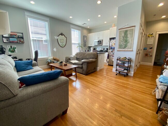Building Photo - 405 S Huntington Ave