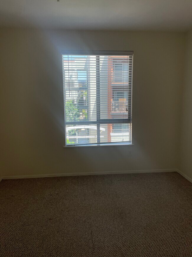 Bedroom #1, No furniture - 100 S Alameda St
