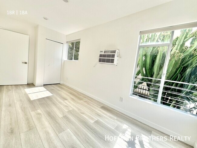 Foto del edificio - 318 S Mariposa Ave