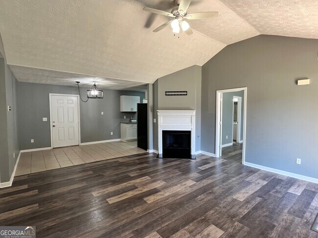 Building Photo - 7098 Hummingbird Ln