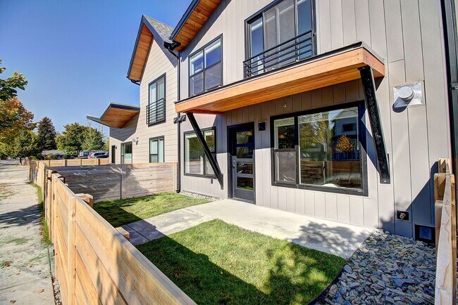 Foto del edificio - 1010 7th St E