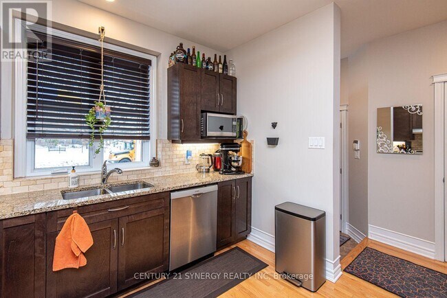 Photo du bâtiment - 129 Beatrice Dr