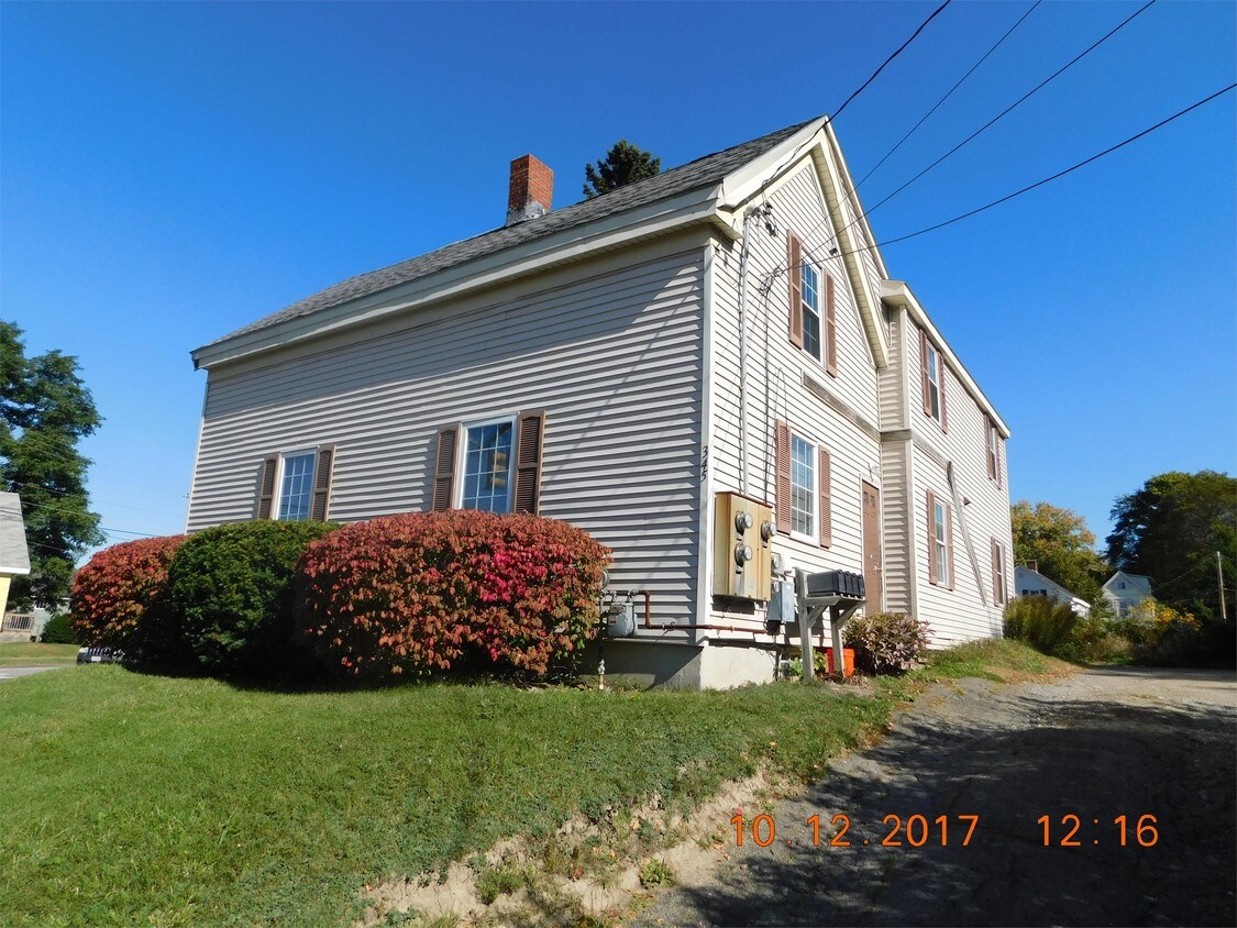 235 Essex St Unit 4, Bangor, ME 04401 Apartment for Rent in Bangor