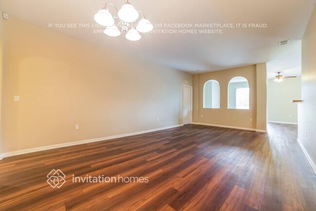 Building Photo - 3155 Burdock Ave