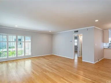 Foto del edificio - Beautiful one bedroom Located within walking distance to Ventura Blvd