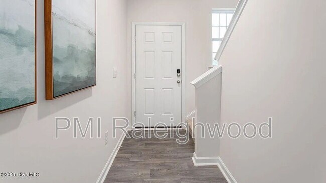 Foto del edificio - 412 Cherry Laurel Dr