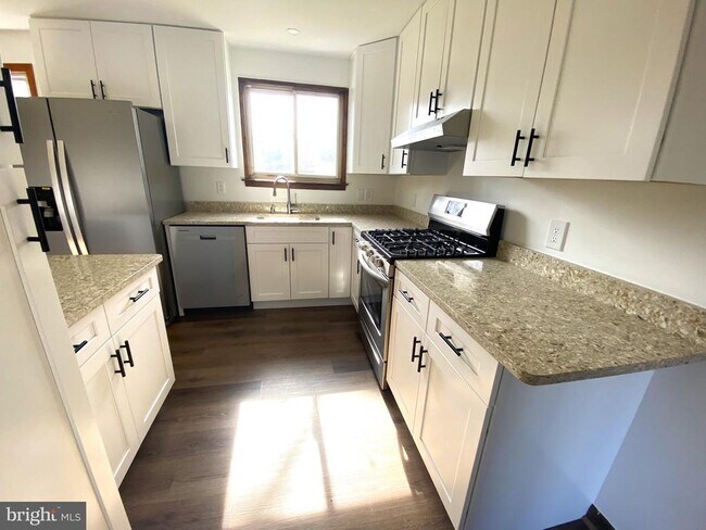 Foto del edificio - 849 Reece Rd