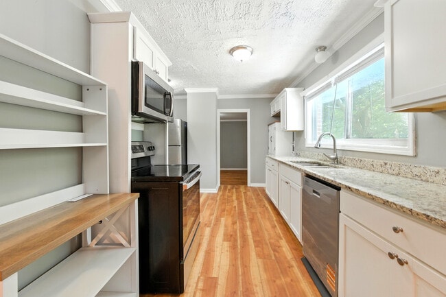 Building Photo - 3102 W Peek Rd NW