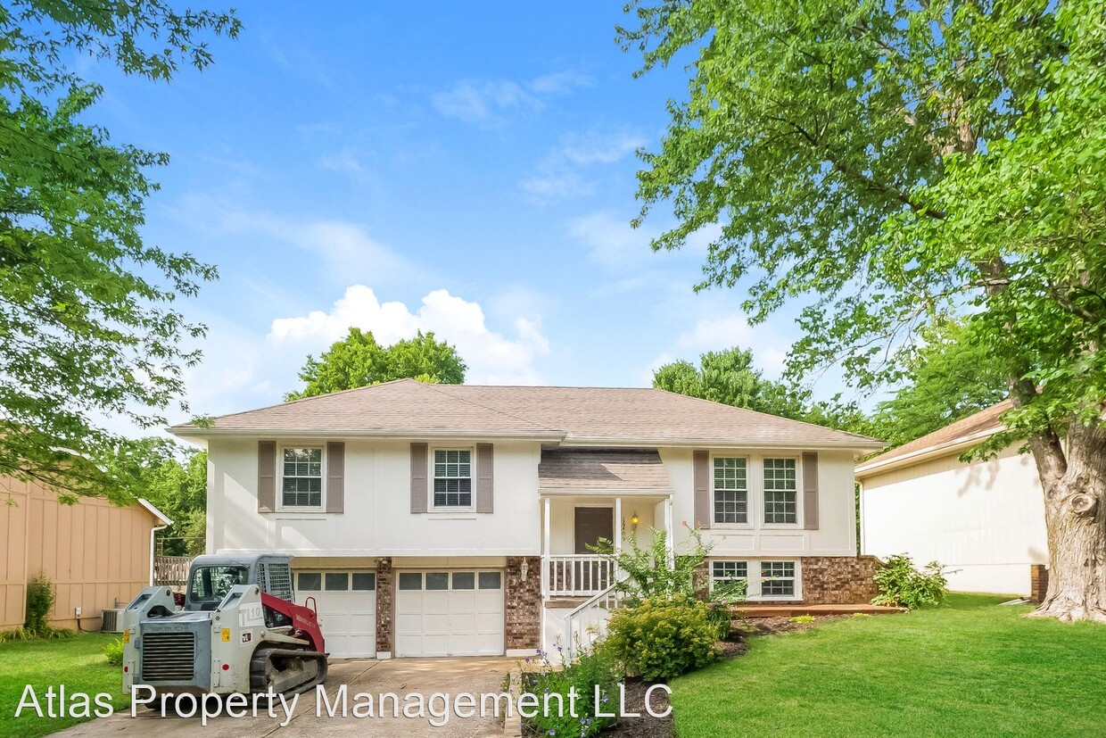 3 br, 2 bath House 16409 Rebecca Lane House Rental in Belton, MO